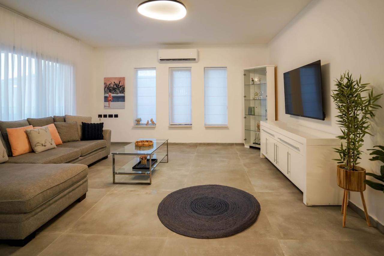 וילה רוני בריכה מחוממת Villa Roni Heated Pool إيلات المظهر الخارجي الصورة