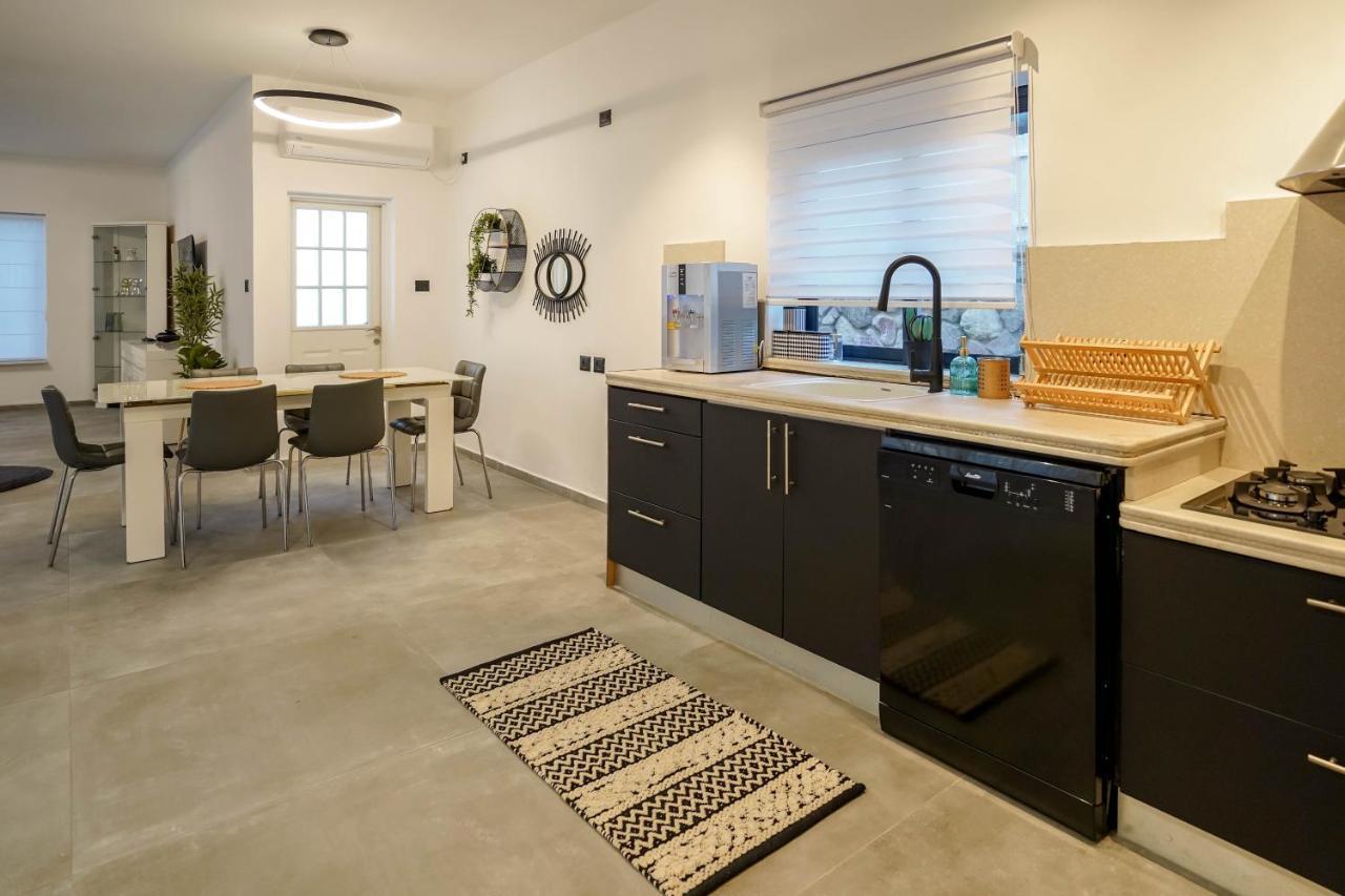 וילה רוני בריכה מחוממת Villa Roni Heated Pool إيلات المظهر الخارجي الصورة